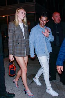 Sophie Turner feet photo thumbnail