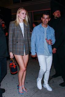Sophie Turner feet photo thumbnail