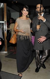 Selena Gomez feet photo thumbnail