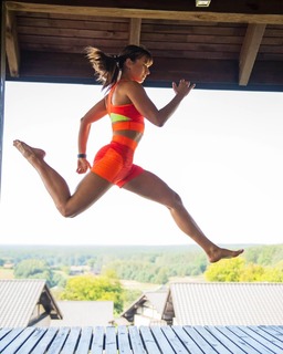Anna Lewandowska feet photo thumbnail