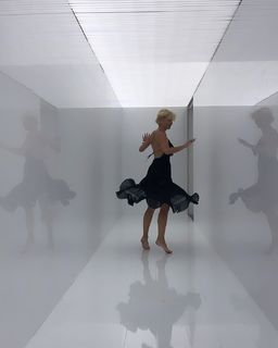Malgorzata Kozuchowska feet photo thumbnail