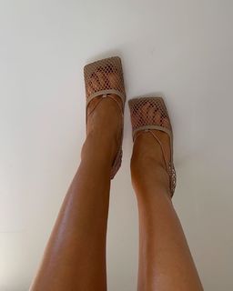 Rosie Huntington-Whiteley feet photo thumbnail