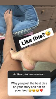 Jenelle Jcakess feet photo thumbnail