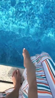 Maite Perroni feet photo thumbnail