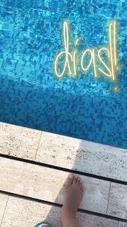 Maite Perroni feet photo thumbnail