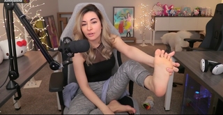 Natalia Mogollon feet photo thumbnail