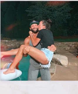 Chelsea Green feet photo thumbnail