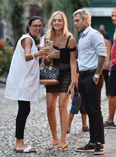 Chiara Ferragni feet photo thumbnail
