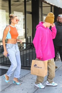 Hailey Bieber feet photo thumbnail