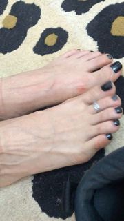 Alaine Crissiê feet photo thumbnail