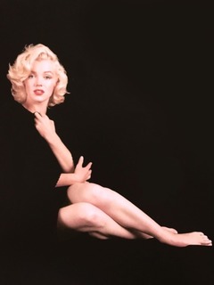 Marilyn Monroe feet photo thumbnail