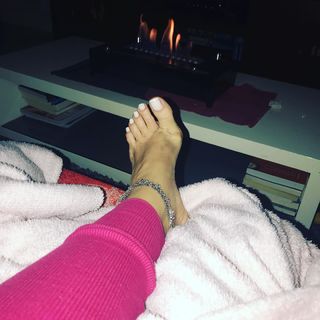 Karin Klemp feet photo thumbnail