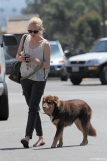 Amanda Seyfried feet photo thumbnail