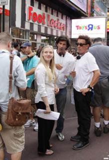 Amanda Seyfried feet photo thumbnail