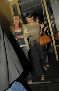 Selena Gomez feet photo thumbnail