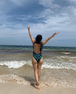 Claudia Lizaldi feet photo thumbnail