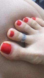Alaine Crissiê feet photo thumbnail