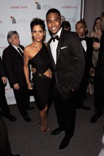 Halle Berry feet photo thumbnail