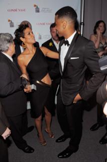 Halle Berry feet photo thumbnail