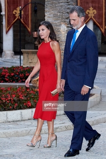 Queen Letizia of Spain feet photo thumbnail