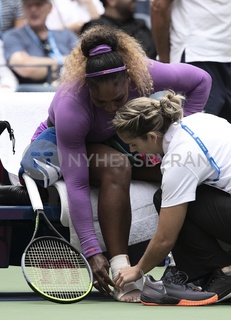 Serena Williams feet photo thumbnail