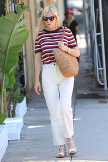 Kirsten Dunst feet photo thumbnail