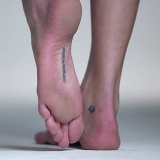 Cara Delevingne feet photo thumbnail