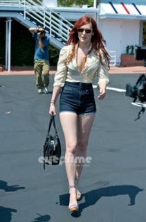 Rumer Willis feet photo thumbnail