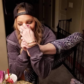 Kyle Unfug feet photo thumbnail