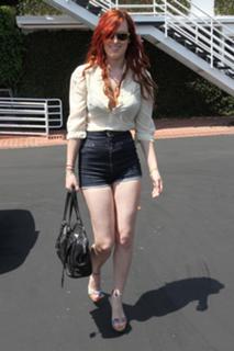 Rumer Willis feet photo thumbnail