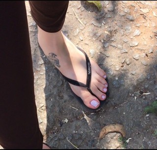 Jaqueline Mello feet photo thumbnail