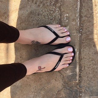 Jaqueline Mello feet photo thumbnail