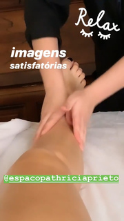 Kéfera Buchmann feet photo thumbnail