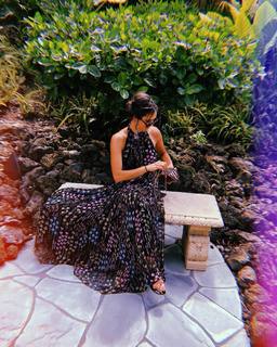 Nina Dobrev feet photo thumbnail