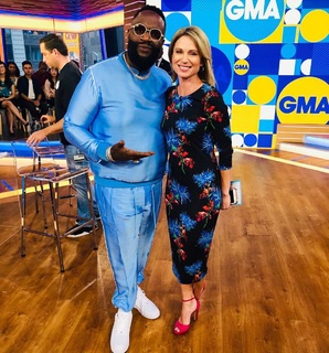 Amy Robach feet photo thumbnail