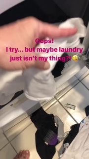 Jennie Garth feet photo thumbnail