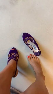 Federica Fontana feet photo thumbnail