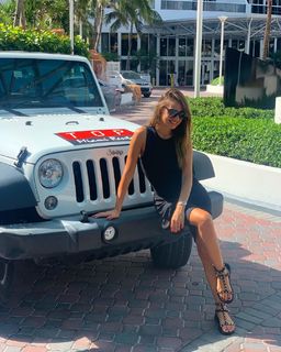 Carolina Ardohain feet photo thumbnail