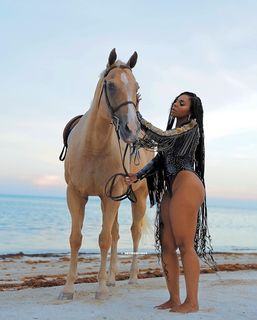 Ashanti feet photo thumbnail