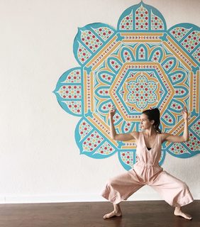 Adriene Mishler feet photo thumbnail