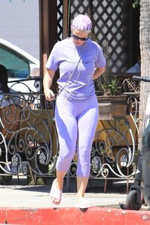 Katy Perry feet photo thumbnail