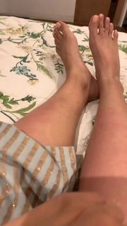 Sonam Kapoor feet photo thumbnail