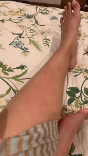 Sonam Kapoor feet photo thumbnail