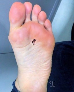 Alaine Crissiê feet photo thumbnail