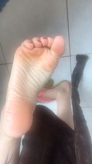 Alaine Crissiê feet photo thumbnail