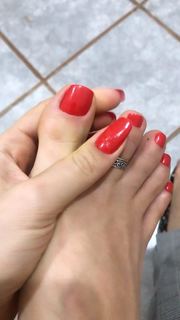 Alaine Crissiê feet photo thumbnail