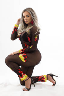 Juliana Salimeni feet photo thumbnail