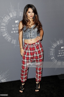 Becky G feet photo thumbnail