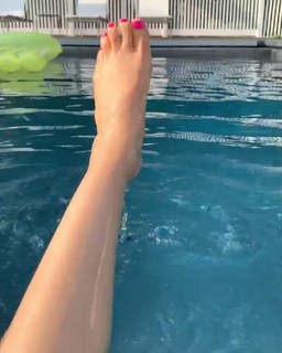 Thalía feet photo thumbnail