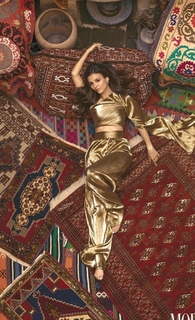 Victoria Justice feet photo thumbnail